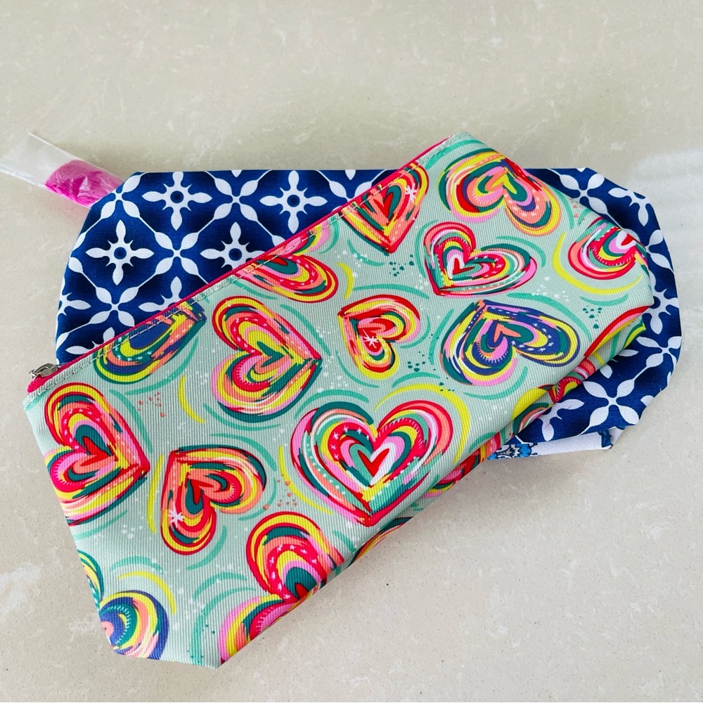 Bundle of 2 cosmetic cases